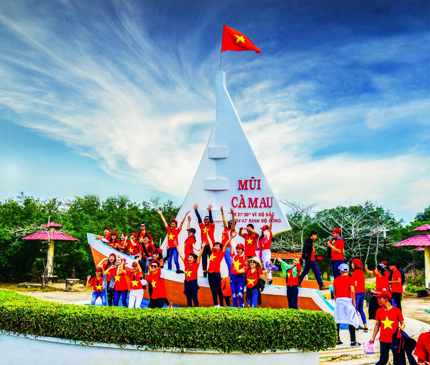 Kinh nghiệm thuê xe 16 chỗ đi Cà Mau giá rẻ